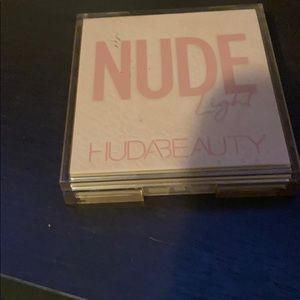 Huda Beauty Nude Light Eye Palette